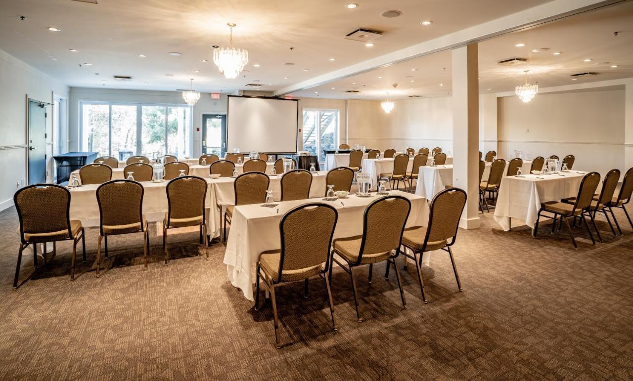Manoir Des Sables Hotel & Golf Magog Екстериор снимка